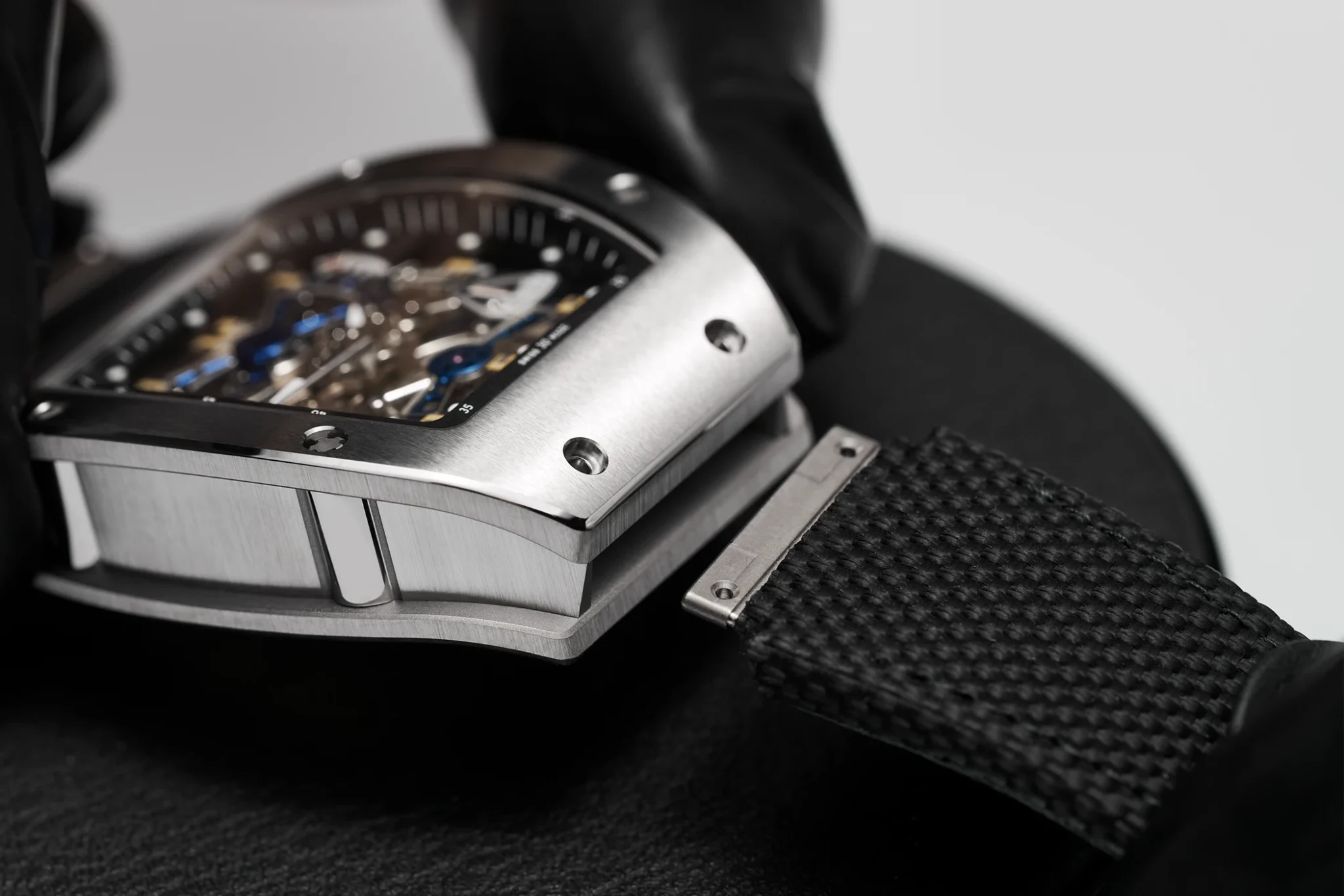 richard-mille-rm-17-02-tourbillon-titan-bracelet