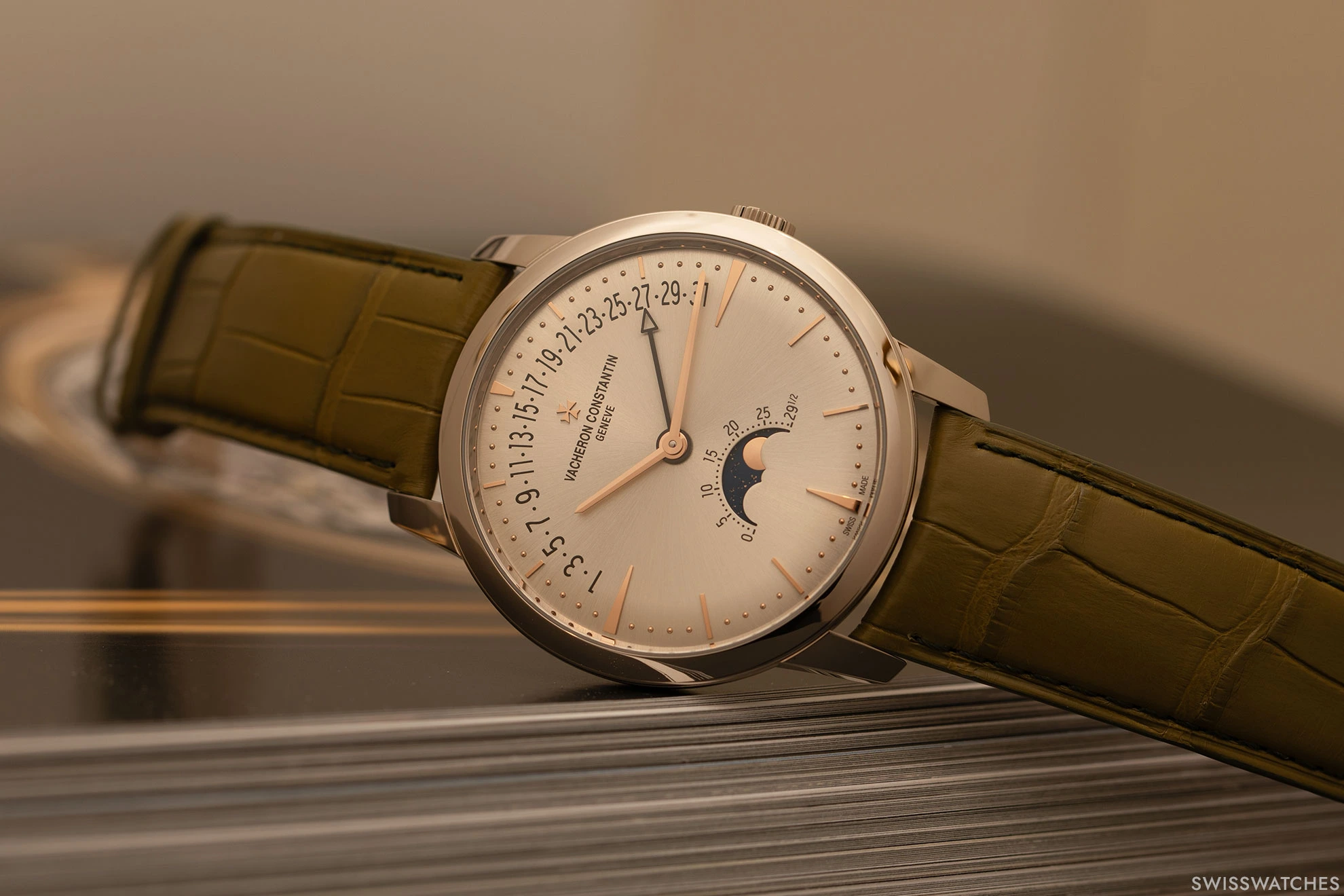 vacheron-constantin-patrimony-moonphase-retrograde-date-4010u-000g-h070