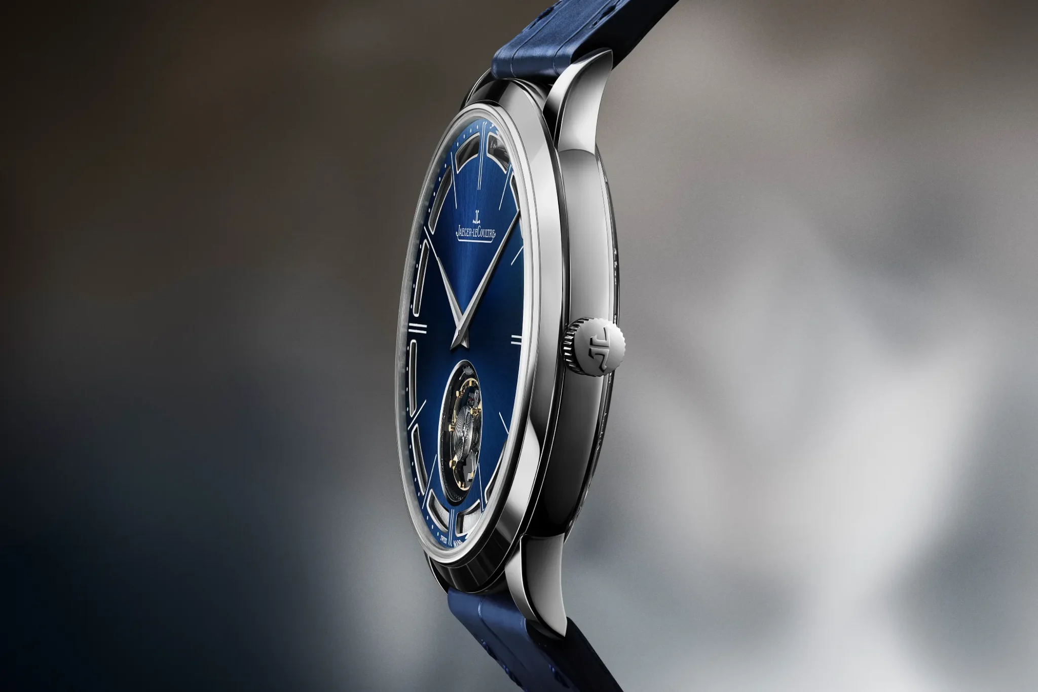 jaeger-lecoultre-master-hybris-mechanica-calibre-362-q1313581-blue-2024-case