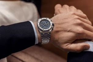 royal-oak-offshore-chronograph-automatik-26238ti.oo.2000ti.01-am-on-the-wrist