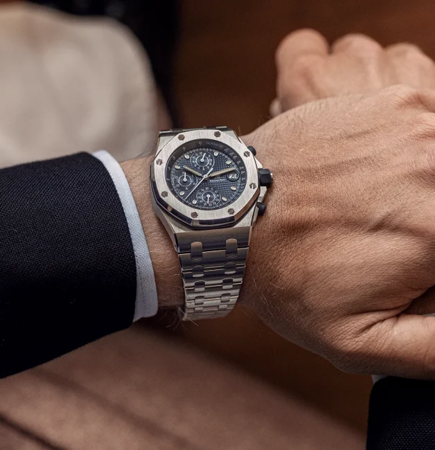 royal-oak-offshore-chronograph-automatik-26238ti.oo.2000ti.01-am-on-the-wrist