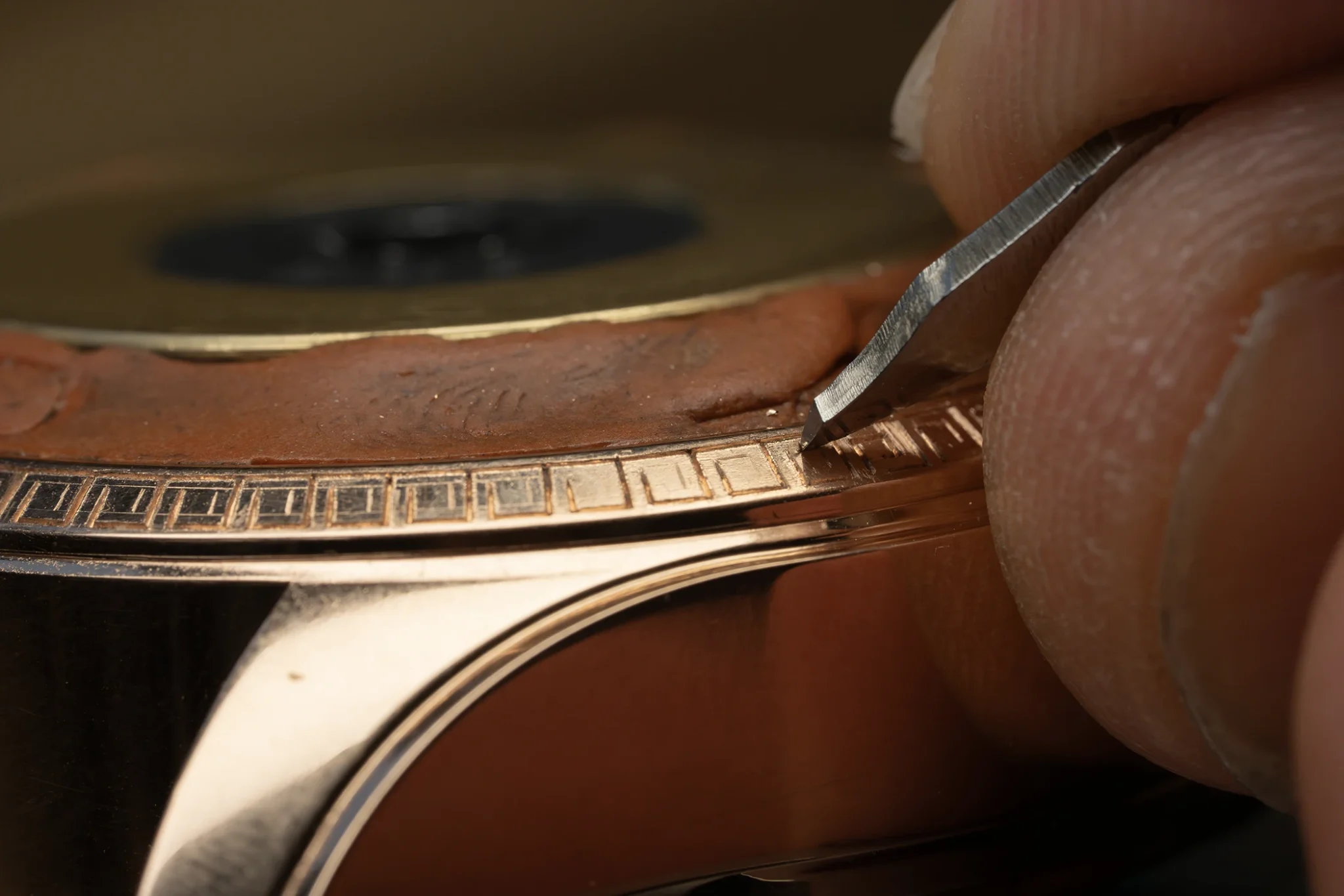 vacheron-constantin-les-cabinotiers-ode-to-chronos-engraving-the-bezel