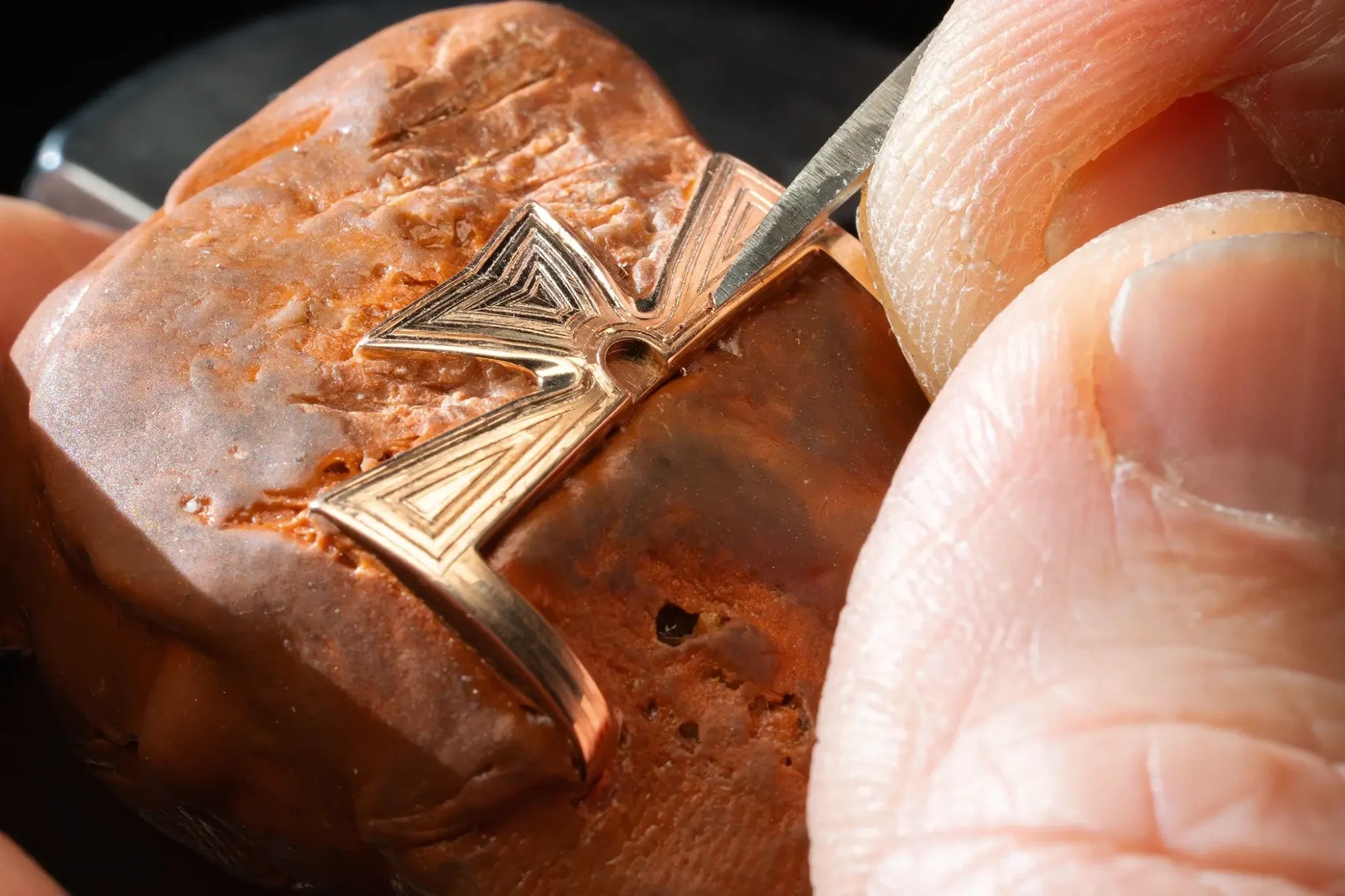 vacheron-constantin-les-cabinotiers-ode-to-chronos-engraving-the-clasp