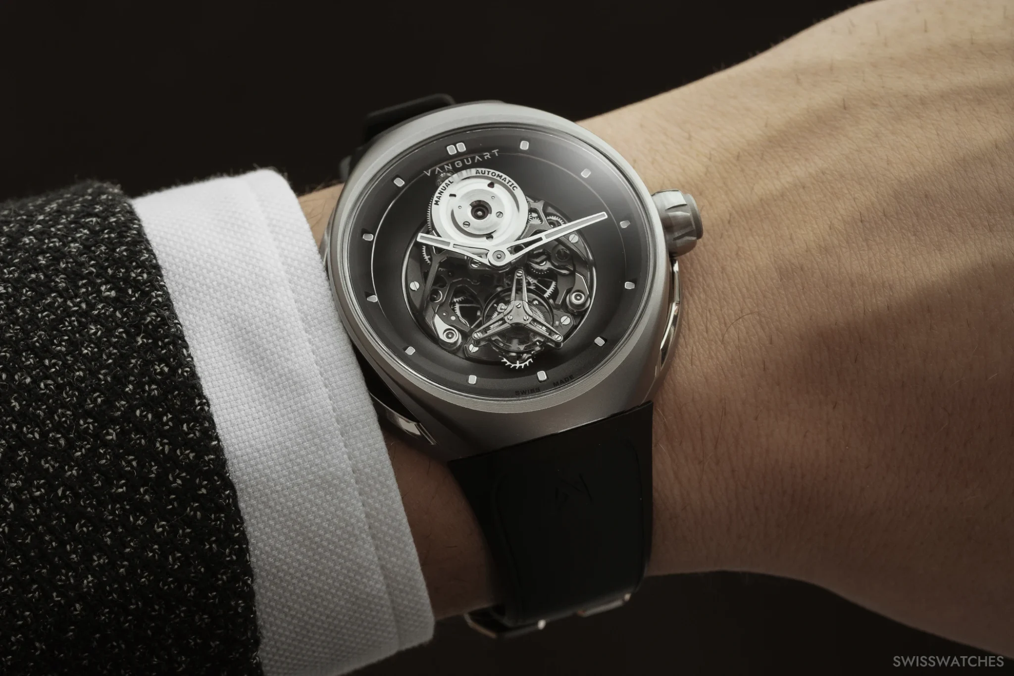 vanguart-orb-titanium-ref-11001-001-flying-tourbillon-on-the-wrist