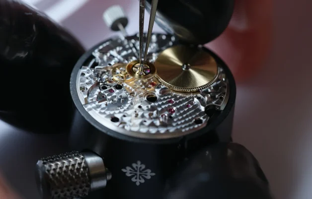 block-2-patek-philippe-watches-service-nautilus-movement