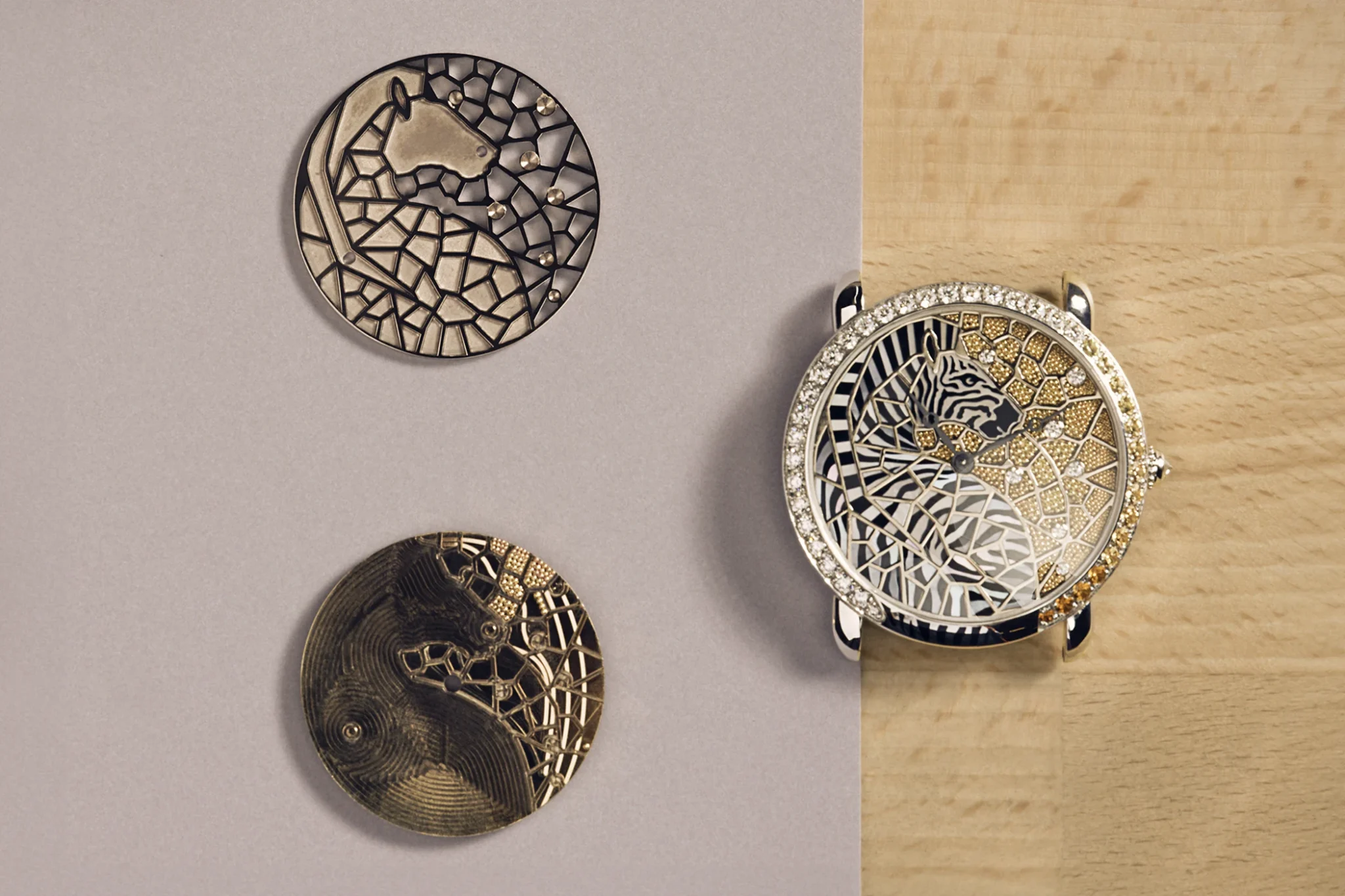 cartier-maison-des-metiers-d-art-enamel-techniques-on-the-dial