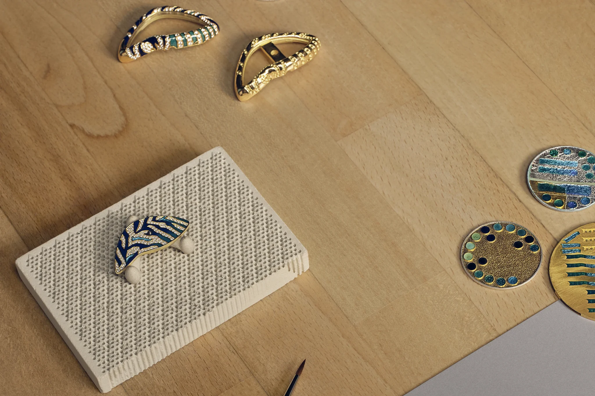 crash-tigree-case-enamel