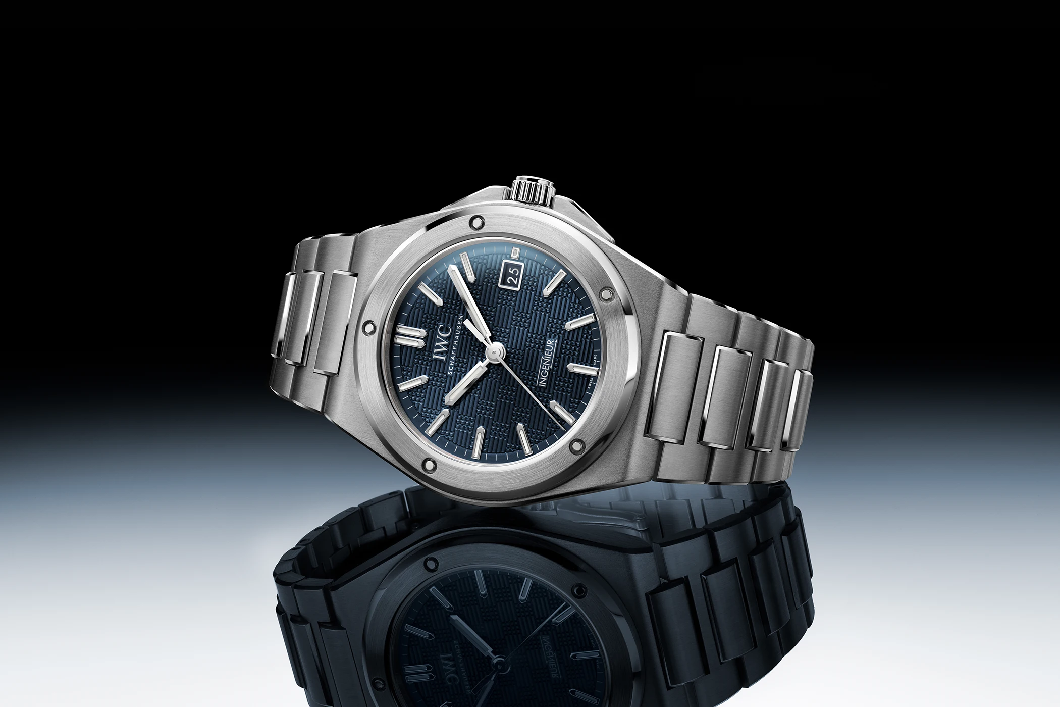 iwc-ingenieur-automatic-40-iw328902-frontal-3