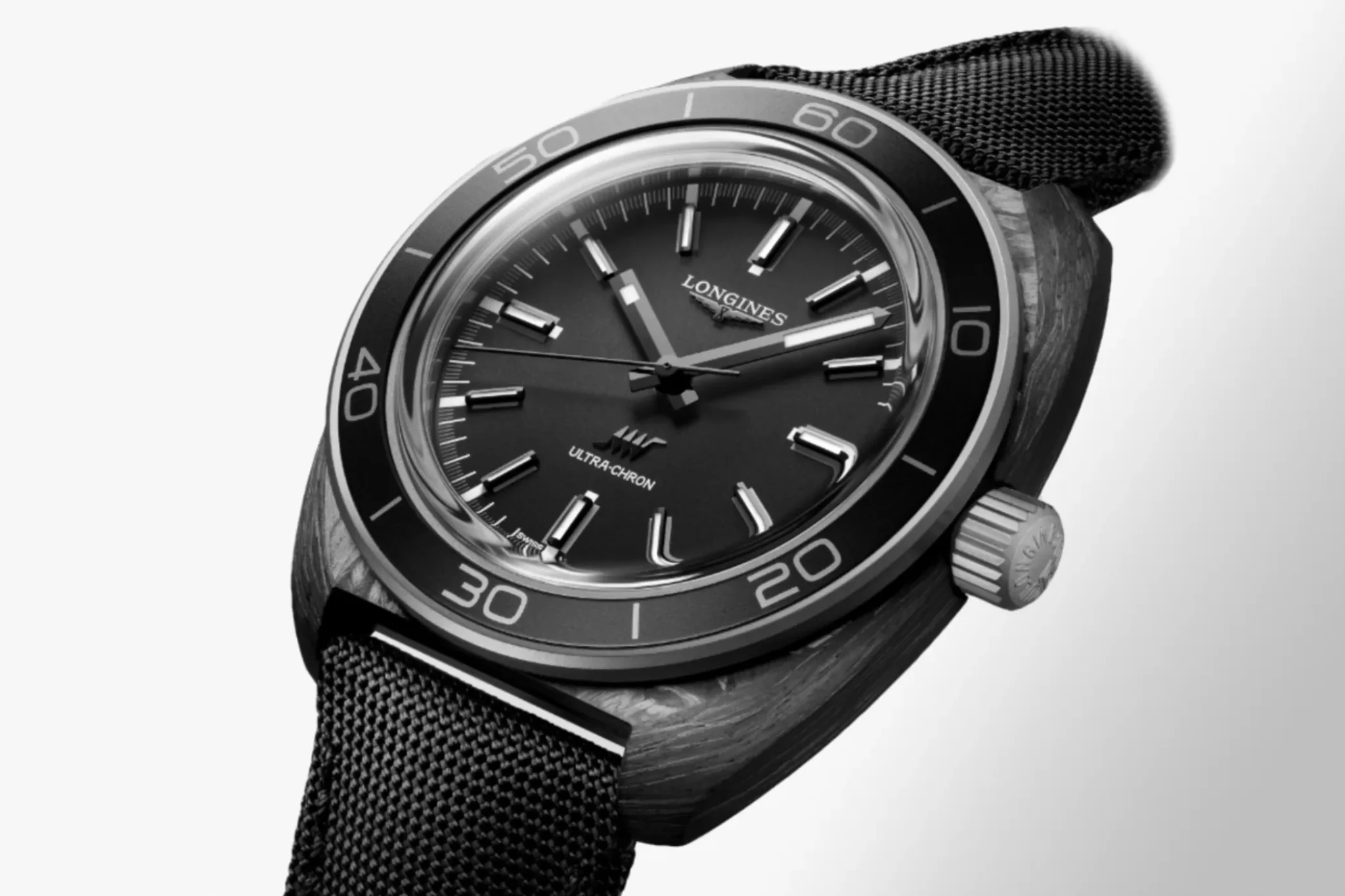 longines-ultra-chron-carbon-case