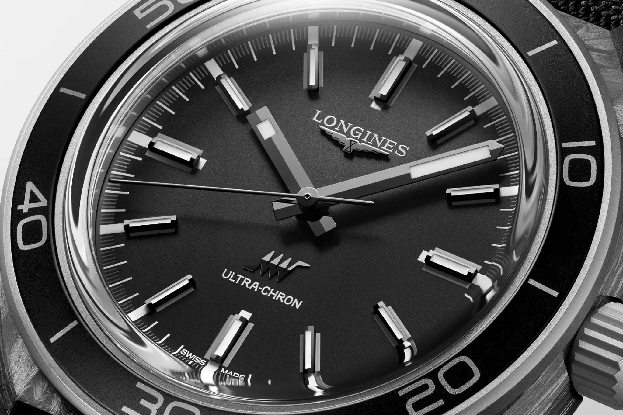 longines-ultra-chron-carbon-dial.