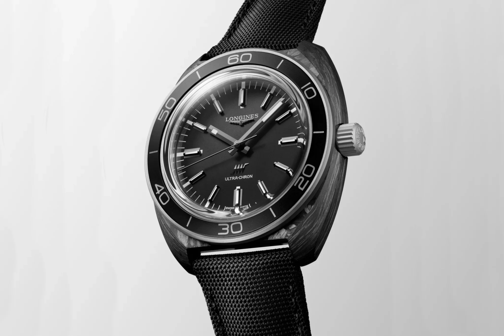 longines-ultra-chron-carbon-intro