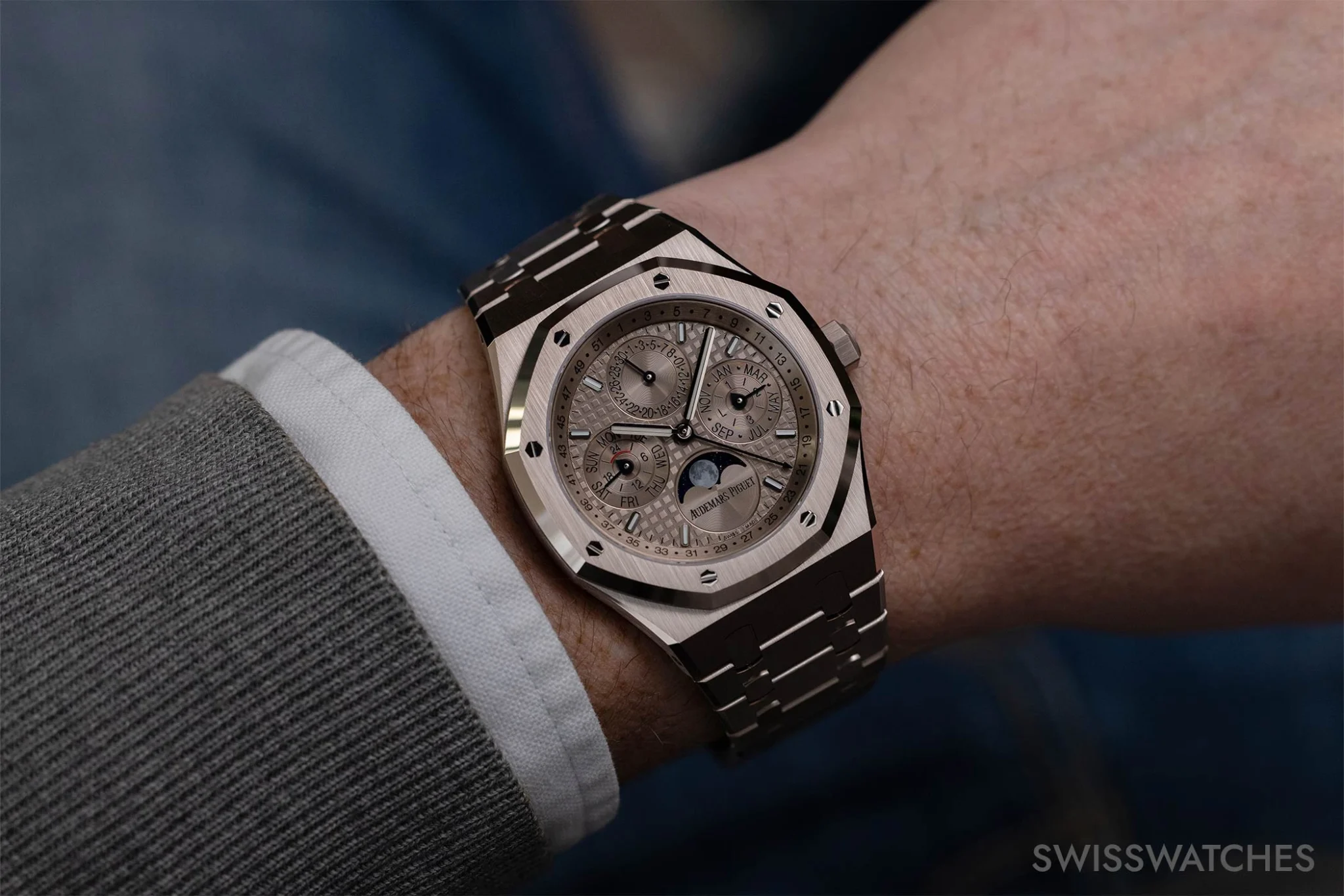 Royal Oak in sand gold with perpetual calendar