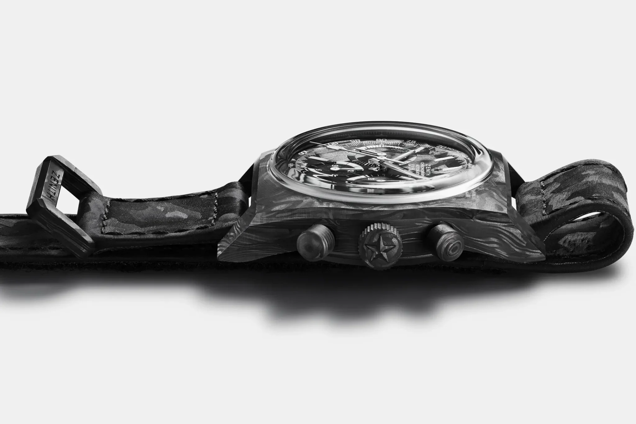 zenith-chronomaster-revival-cover-girl-carbon-revolution-a381840021r100-case