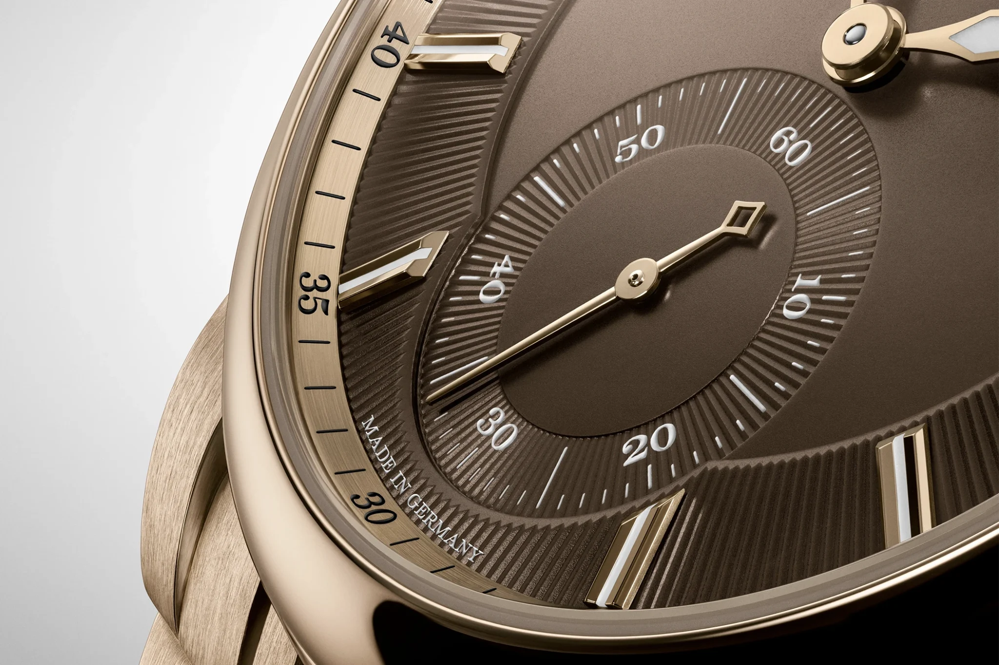 a-lange-und-soehne-odysseus-honeygold-ref-363-150-dial-details-2
