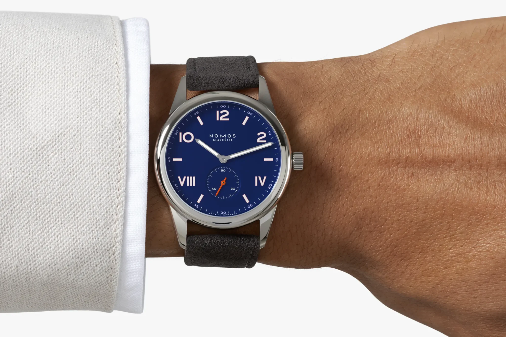 nomos-glashuette-718-722-club-campus-night-sky-wristshot
