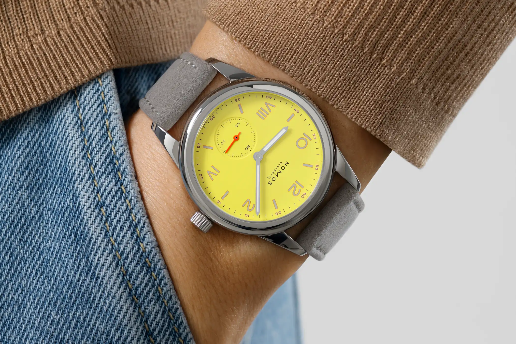 nomos-glashuette-718-722-club-campus-starlight-night-sky-wristshot