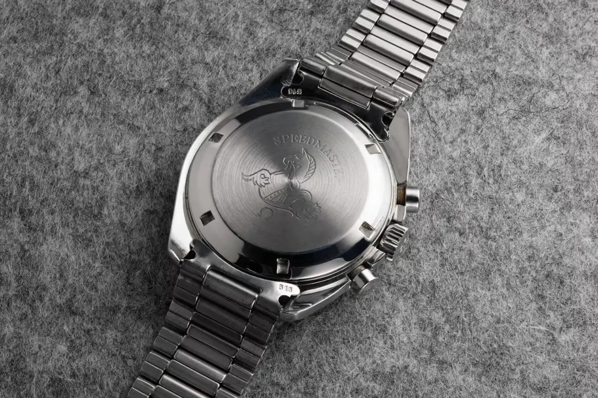 omega-speedmaster-moonwatch-st-105-012-3