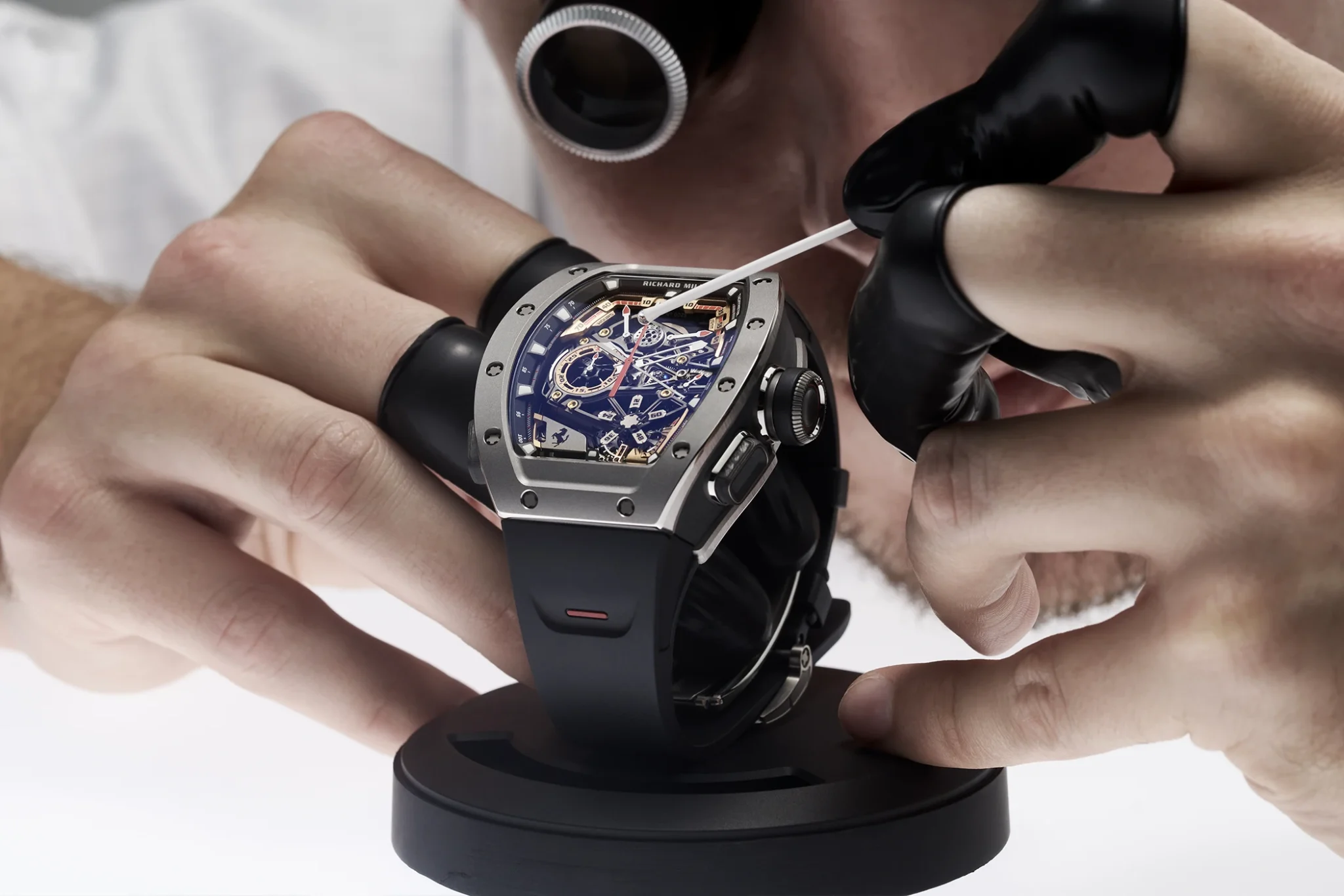 richard-mille-rm-43-01-tourbillon-split-seconds-chronograph-ferrari-titanium-assembly