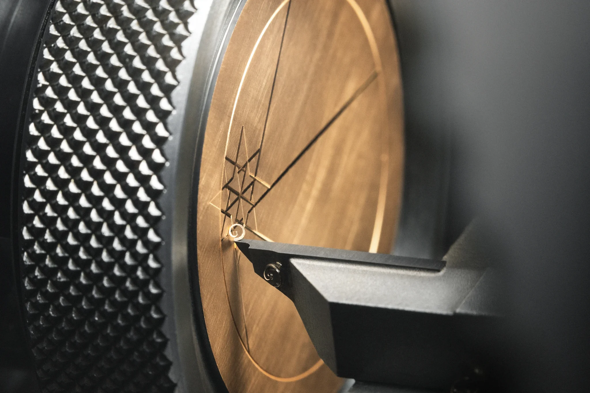 vacheron-constantin-traditionelle-tourbillon-perpetual-calendar-ref-6300-000p-h056-maltese-cross-decoration
