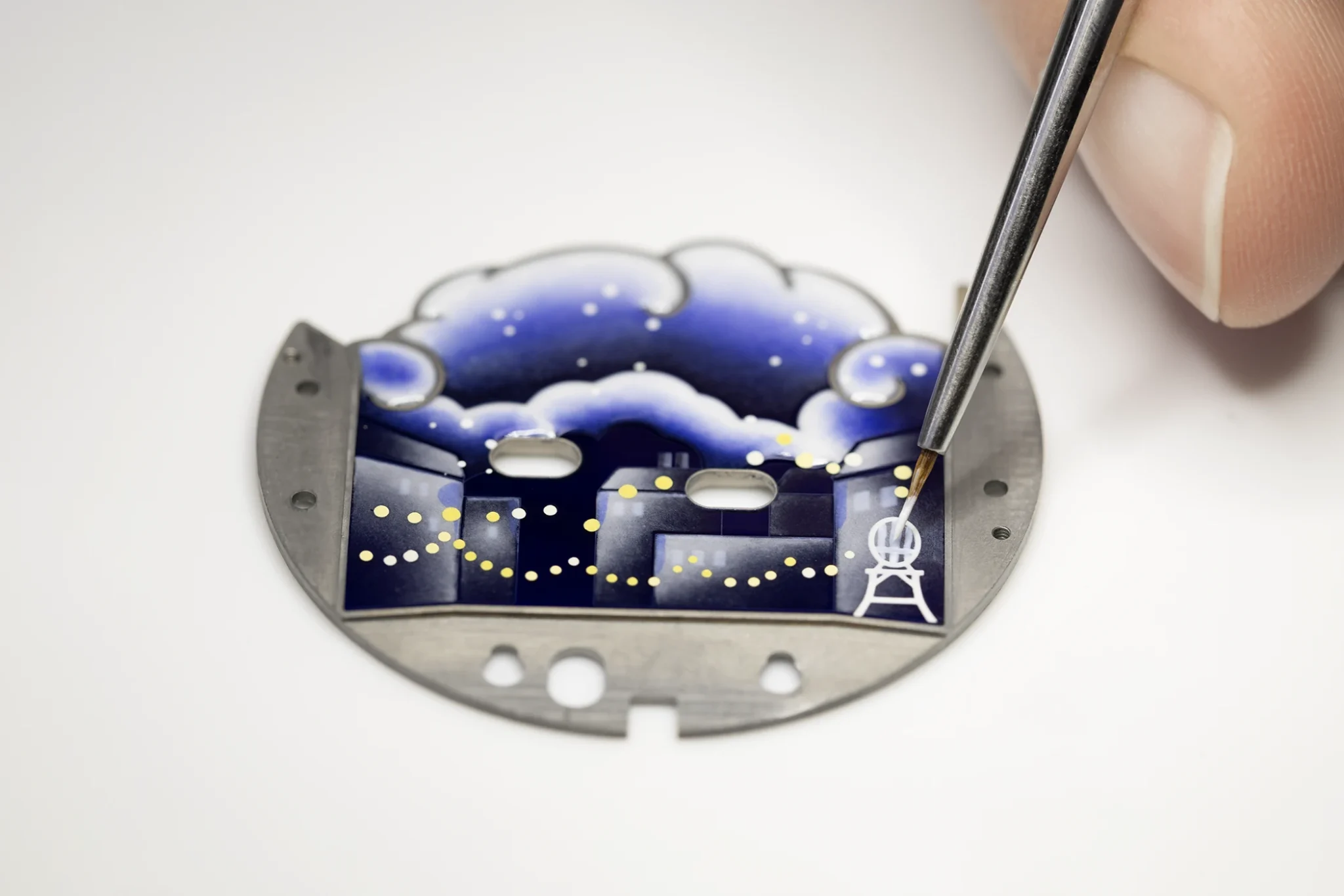 van-cleef-and-arpels-grisaille-enamel-technique-blanc-de-limoges-3