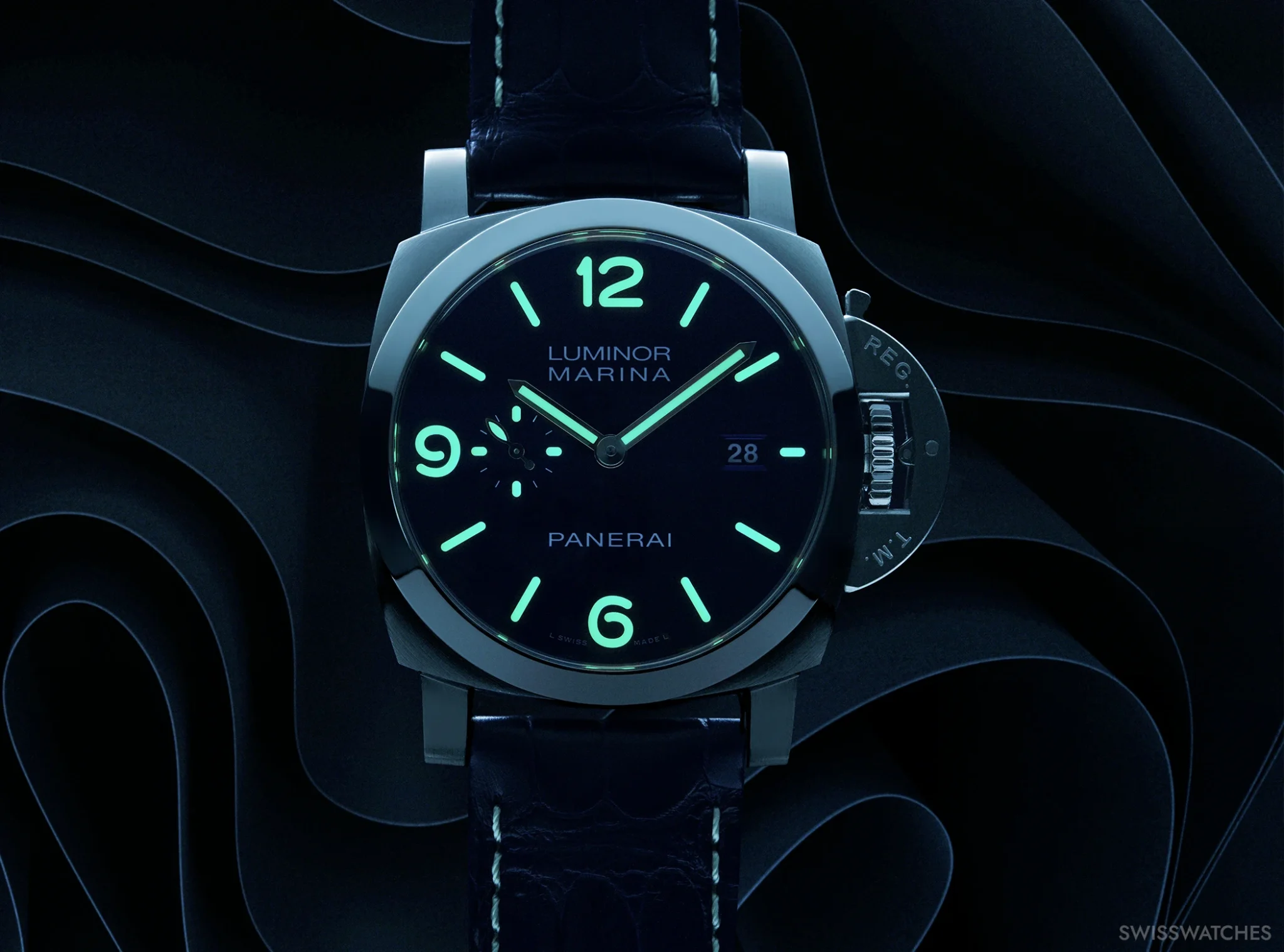 panerai-luminor-marina-ref-pam03313-11