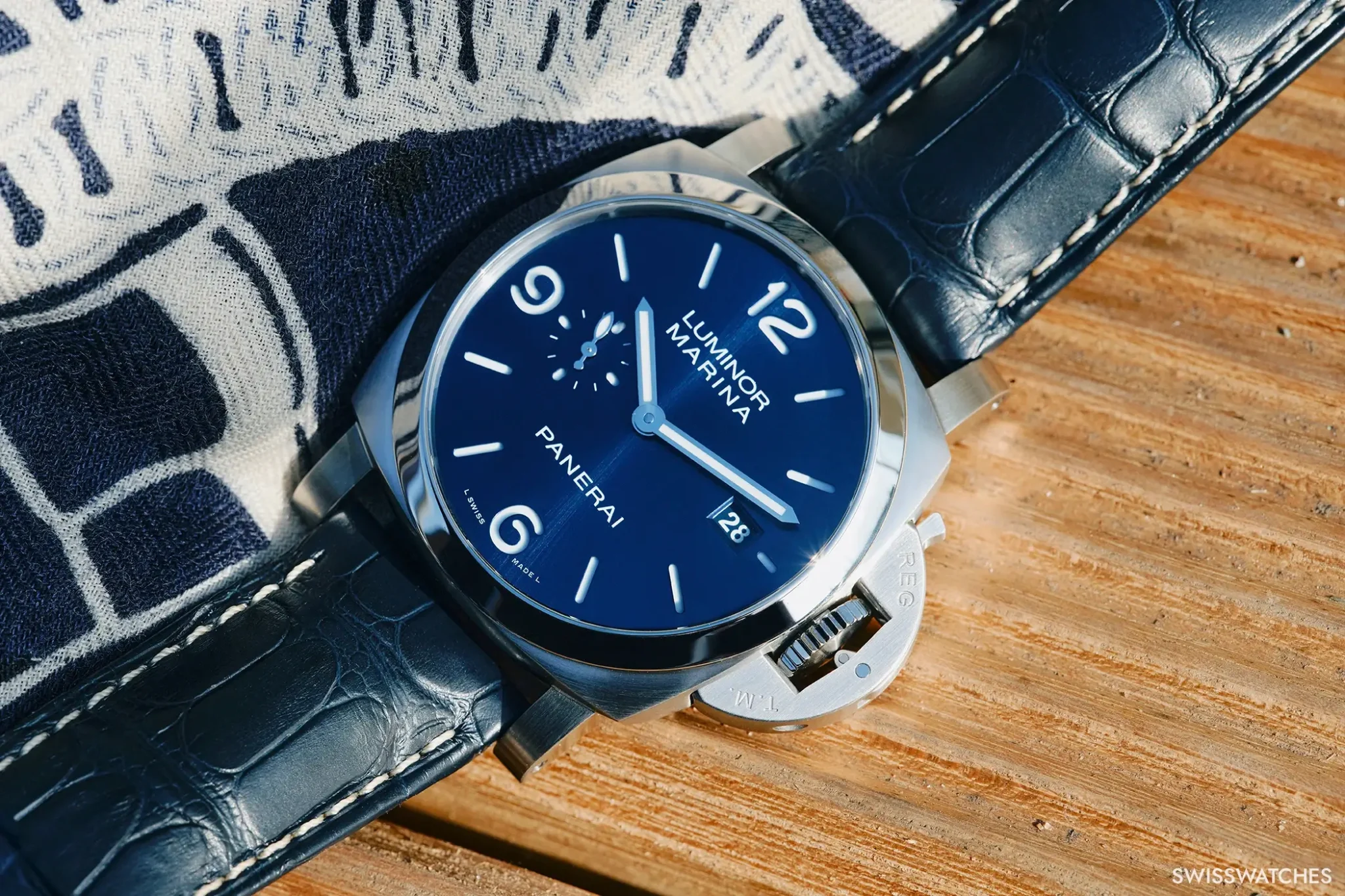 panerai-luminor-marina-ref-pam03313-dial