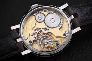 The movement of the Calibre VI by Lang & Heyne.