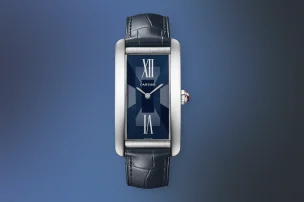 The dial of the Cartier Tank Américaine in Art Deco style.