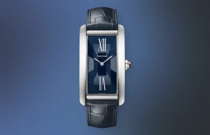 The dial of the Cartier Tank Américaine in Art Deco style.