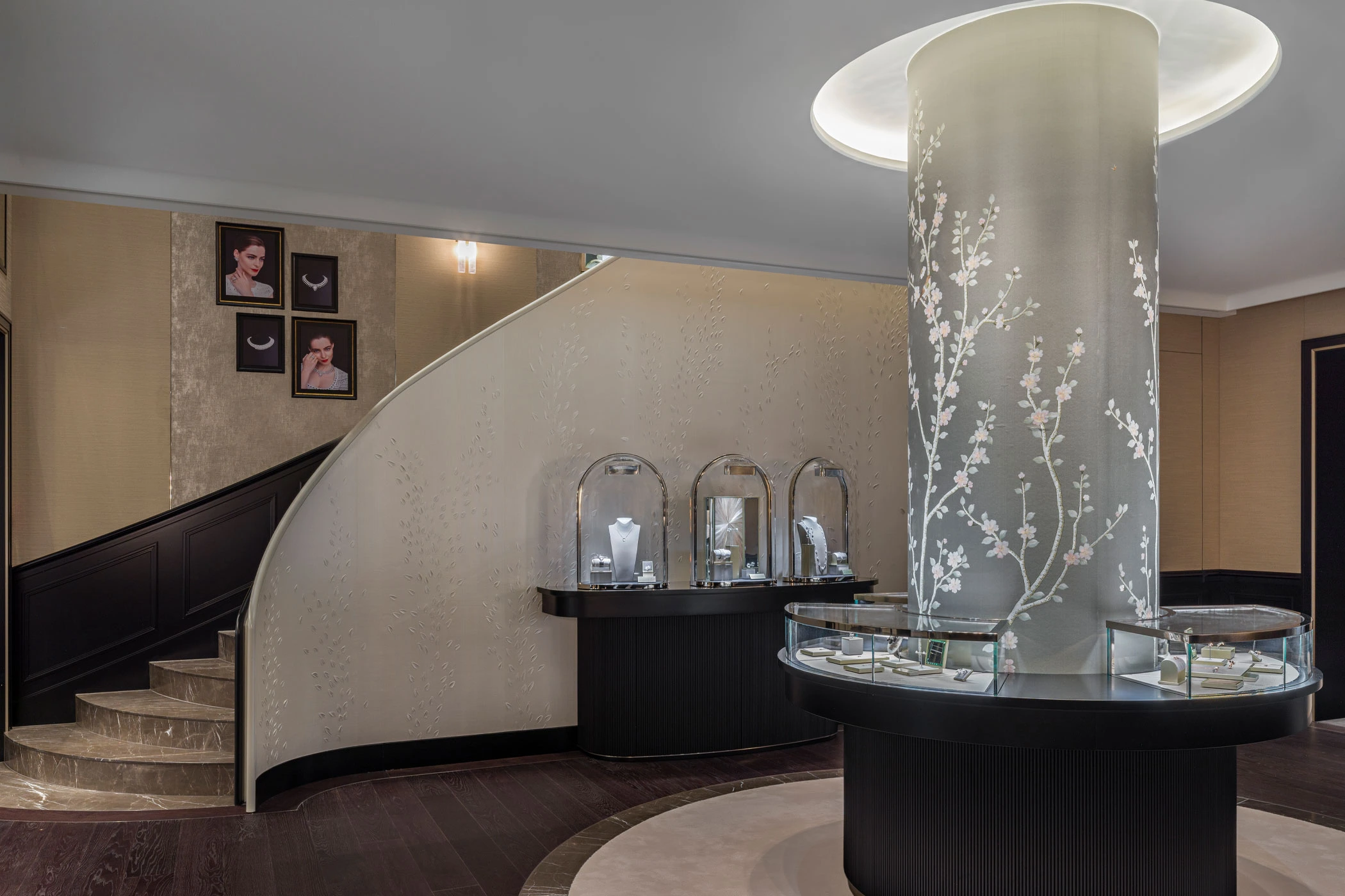 Boutique von Van Cleef & Arpels in Hamburg innen