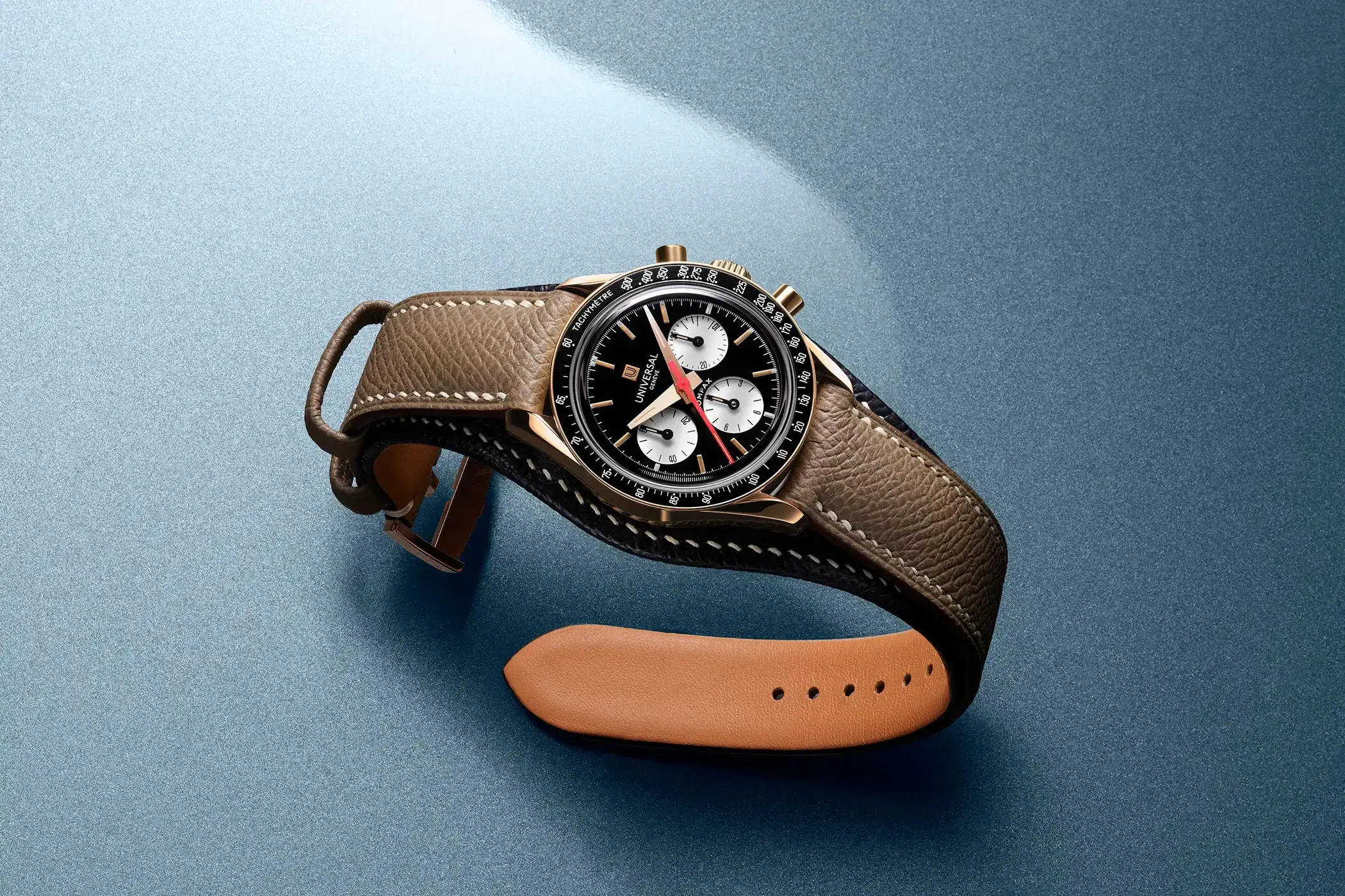 Universal Genève Tribute to Compax black dial