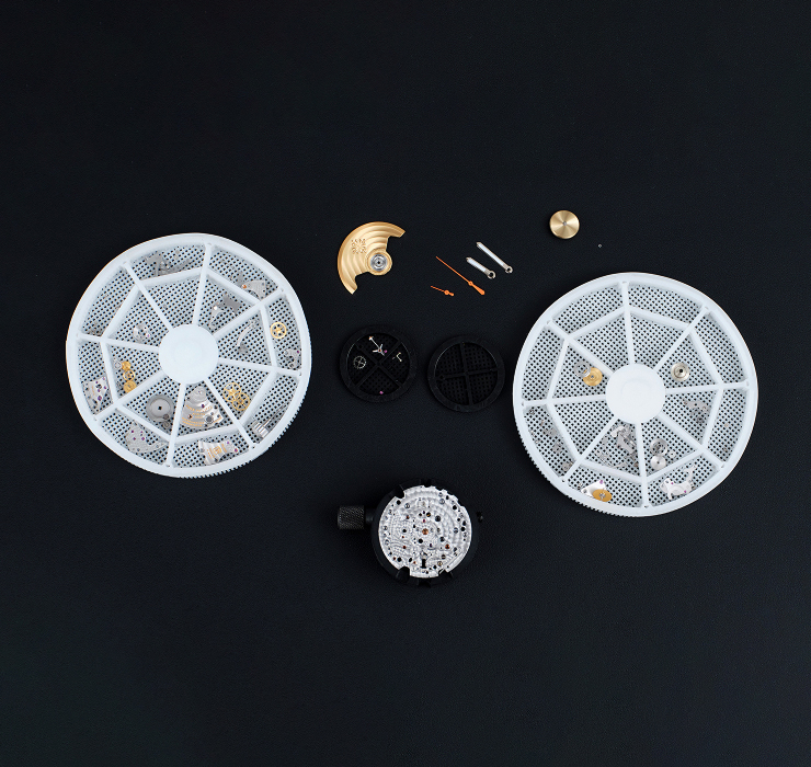 Assembling the clutch with heart cam css Code kopieren