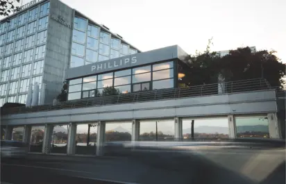 Außenansicht-des-Phillips-Auktionshauses-in-Genf