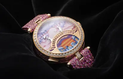 The dial of the Van Cleef & Arpels Poetic Complications collection Pont des Amoureux Aube.