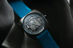 Die blaue Version der Hermès H08 Squelette.