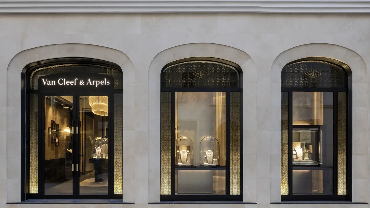 The exterior of the Van Cleef & Arpels boutique on Kohlmarkt in Vienna.