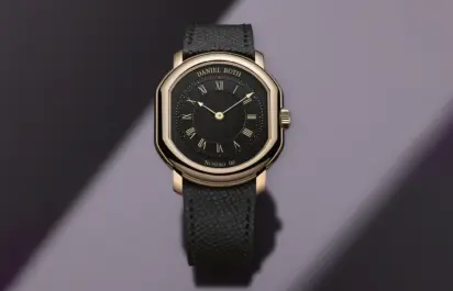 Die Daniel Roth Extra Plat Rose Gold Gilt von vorn.