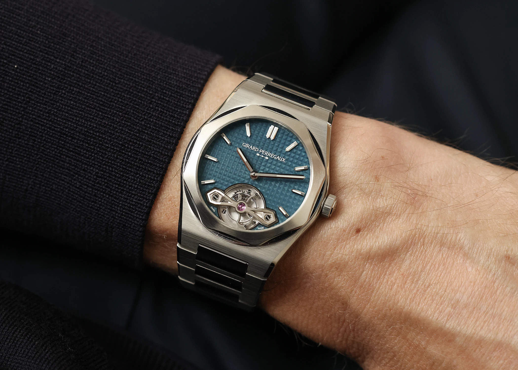 The Girard-Perregaux Laureato Fifty Tourbillon Micro-Rotor 39 mm reference 99116-11-3528-1CM on the wrist.