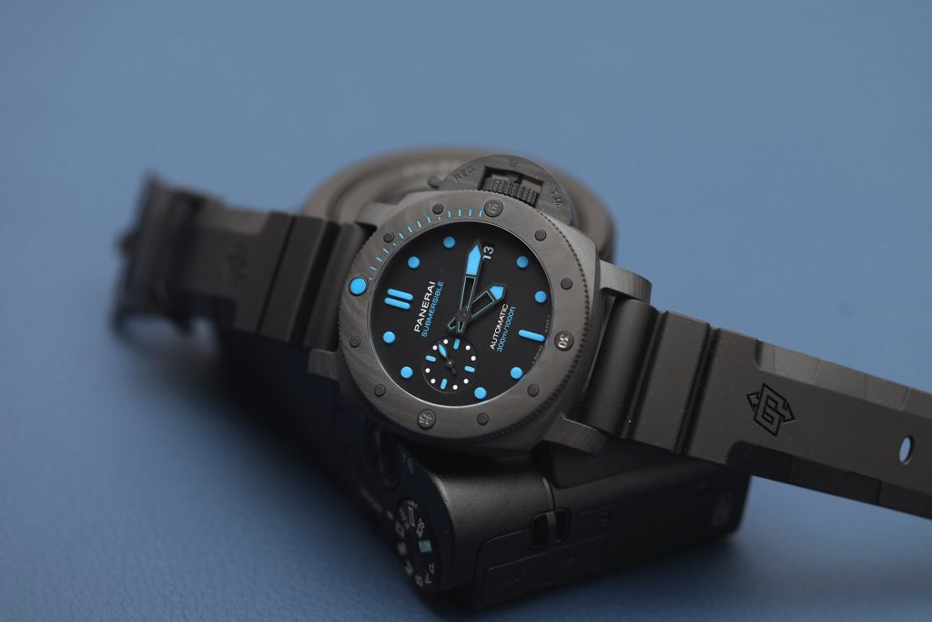 Panerai submersible 42mm outlet carbotech