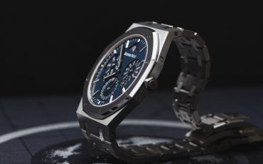 Sideview: The Audemars Piguet Royal Oak Selfwinding Perpetual Calendar Ultra-Thin 26586IP.OO.1240IP.01