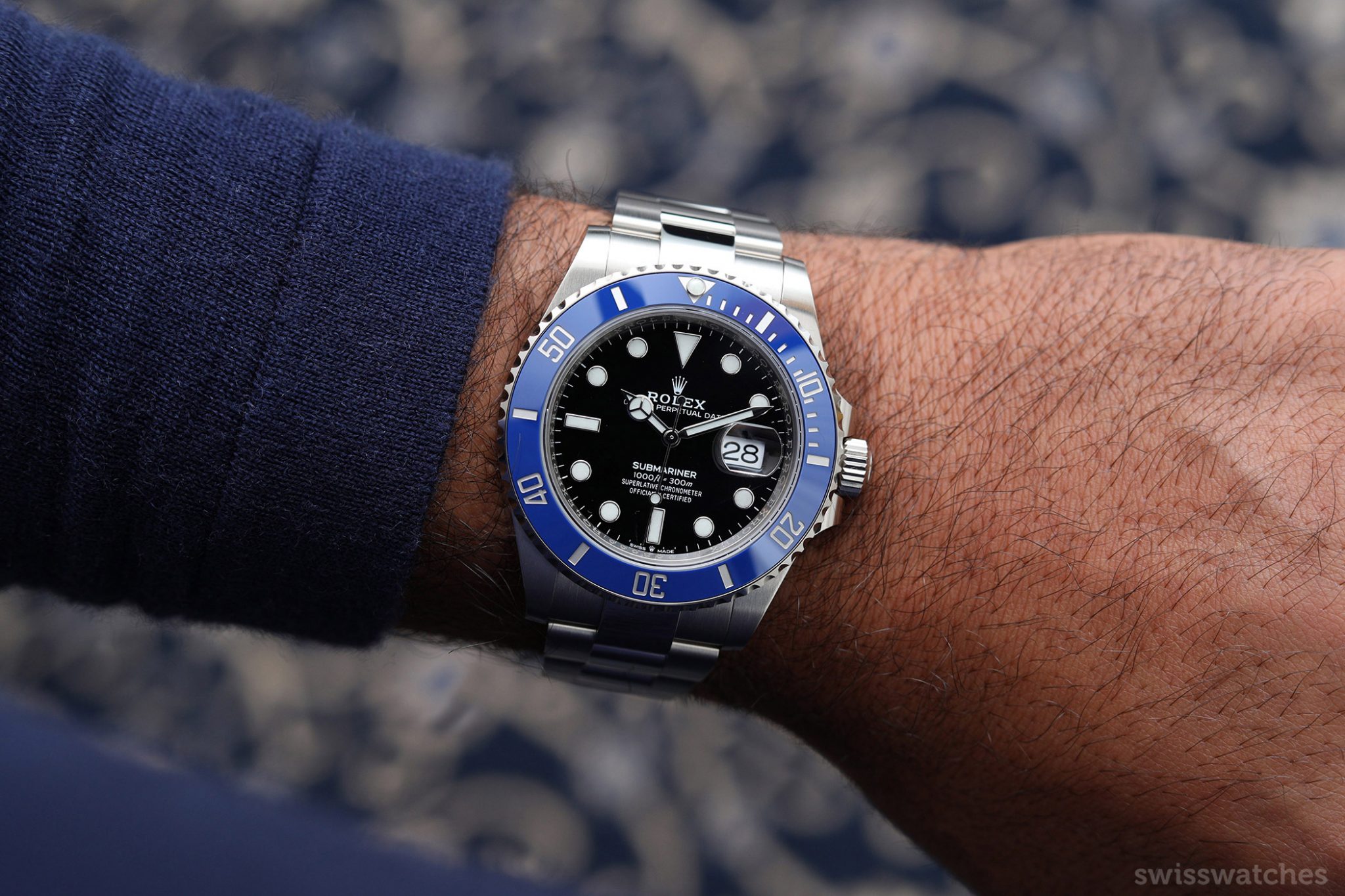 black and blue submariner