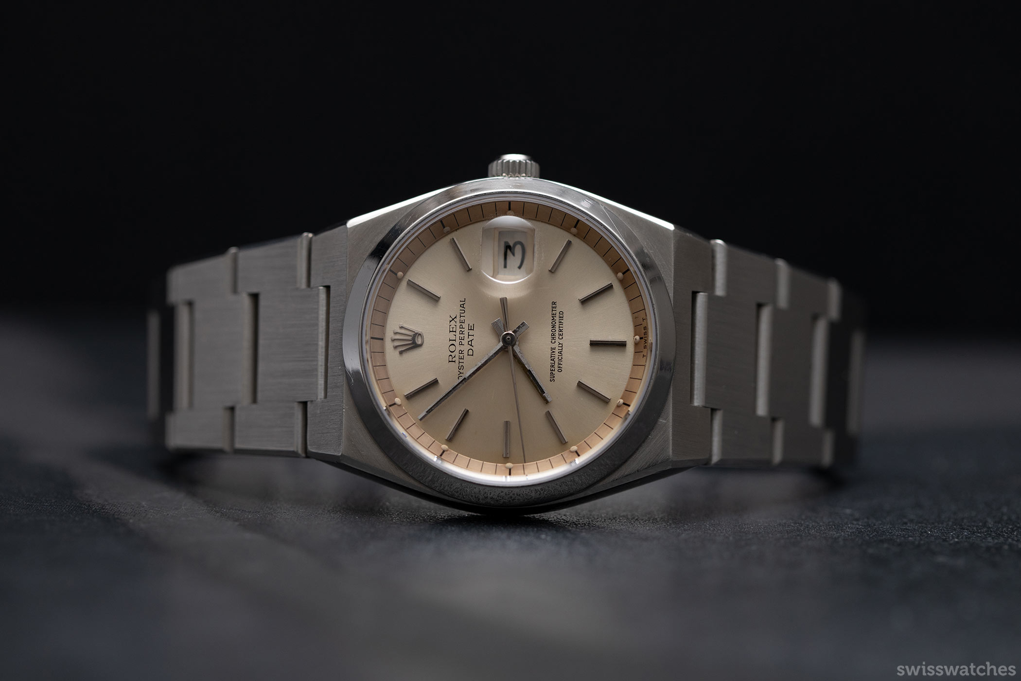 The Curious Tale Of The ROLEX 1530: An Automatic Movement In A Quartz | Swisswatches Magazine
