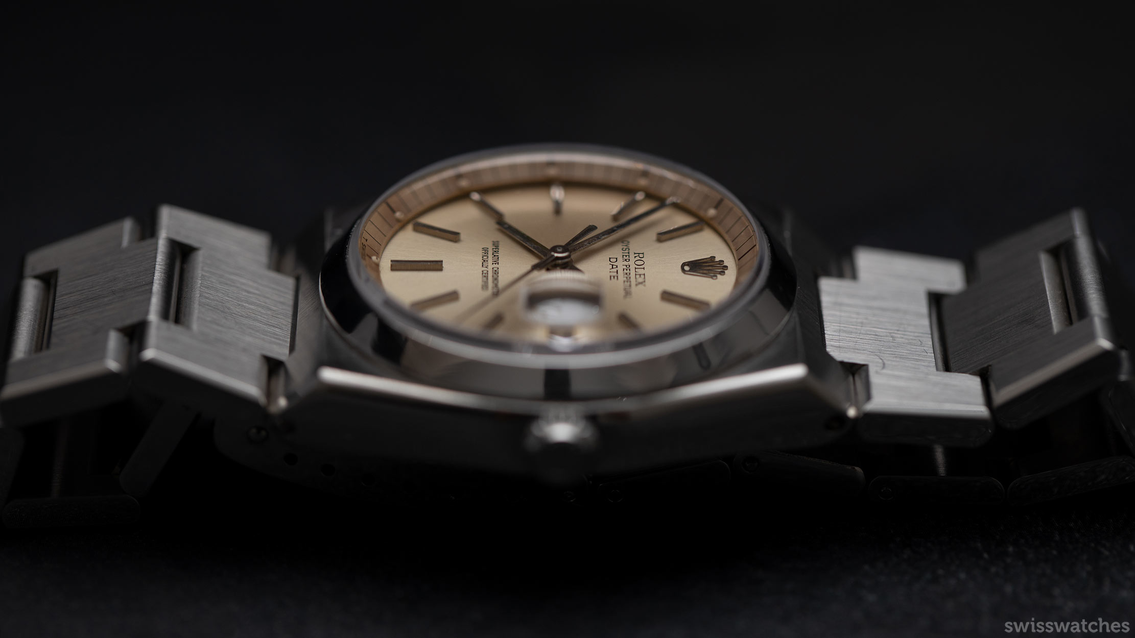 The Curious Tale Of The ROLEX 1530: An Automatic Movement In A 