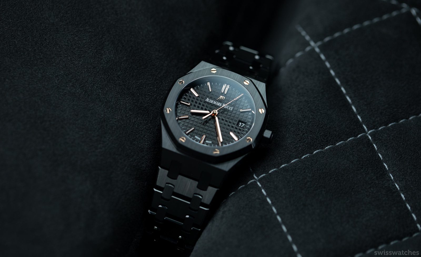 In The Metal: Audemars Piguet Royal Oak Selfwinding Black Ceramic 34 mm |  Swisswatches Magazine