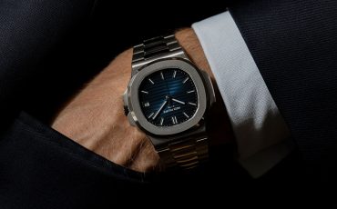 Patek-Philippe-Nautilus-5811-1G-001-Wristshot