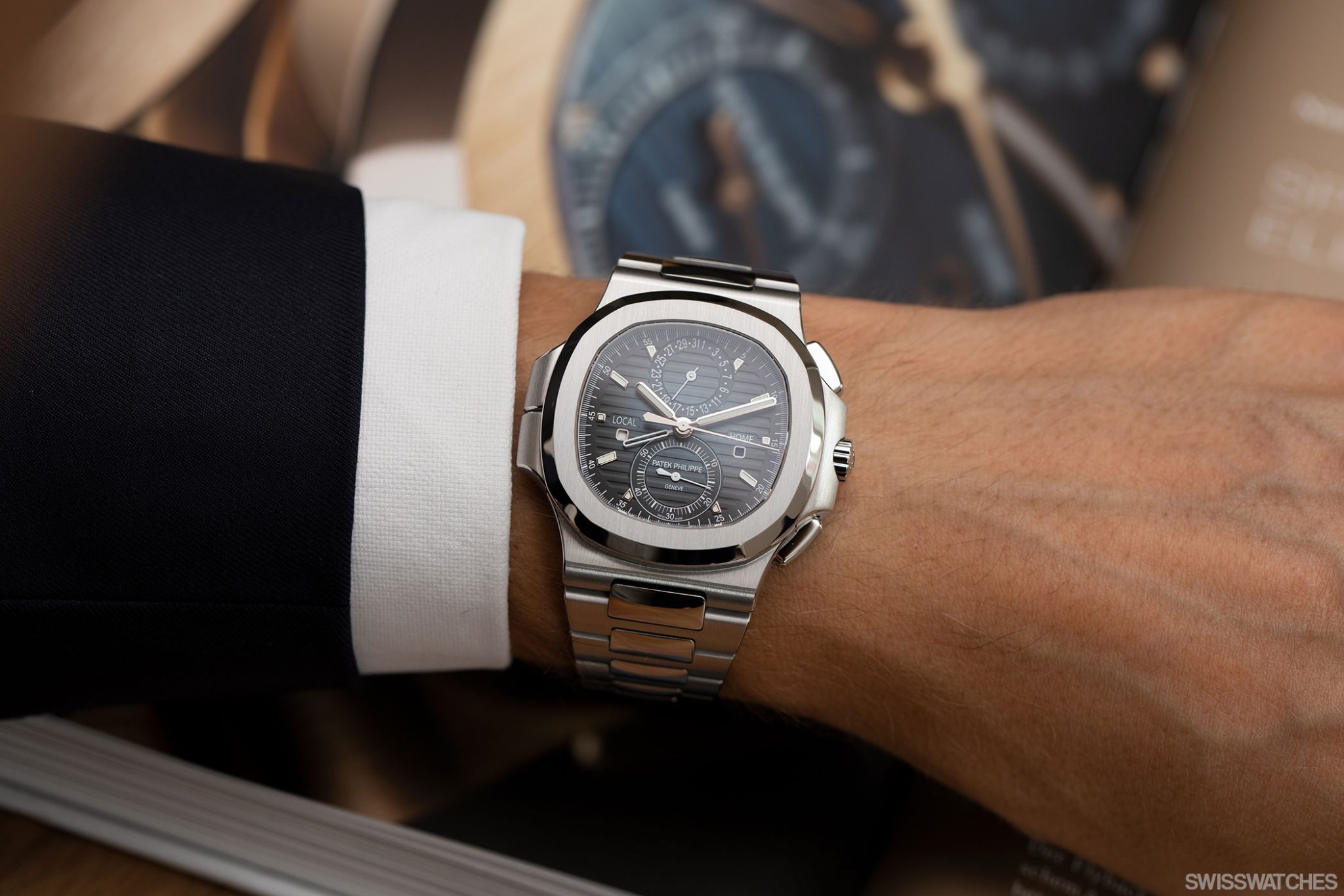 Swisswatches-Column-Patek-Philippe-Nautilus-Ref-5990-1A-001-Blue-Dial
