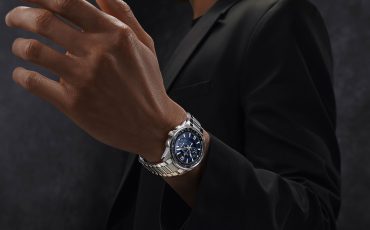 Jaeger-LeCoultre-Polaris-Chronograph-2023-Q9028181-Wristshot