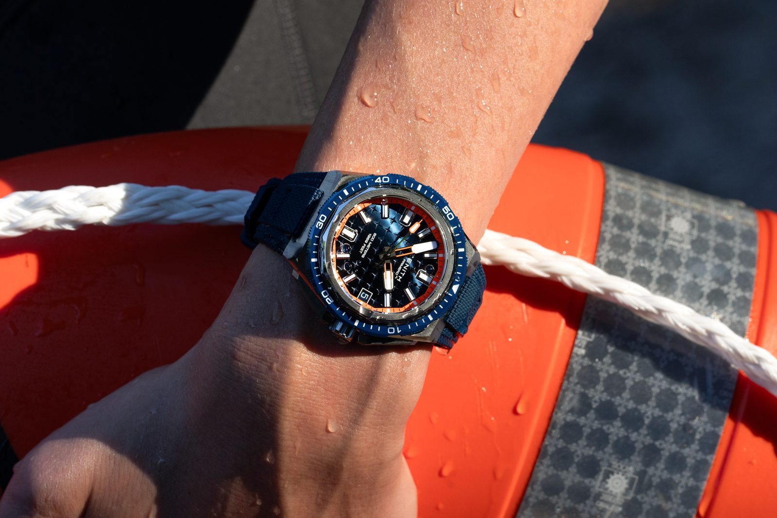 the-zenith-defy-extreme-diver-wrist-with-rescue-hoop