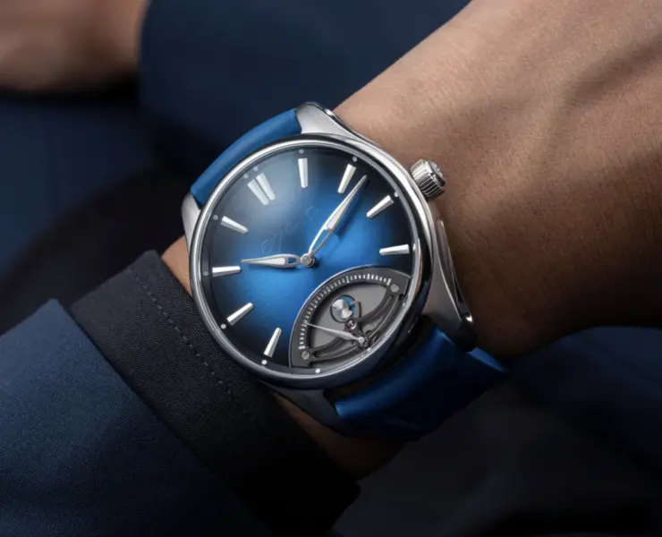 h-moser-cie-pioneer-retrograde-seconds-on-the-wrist