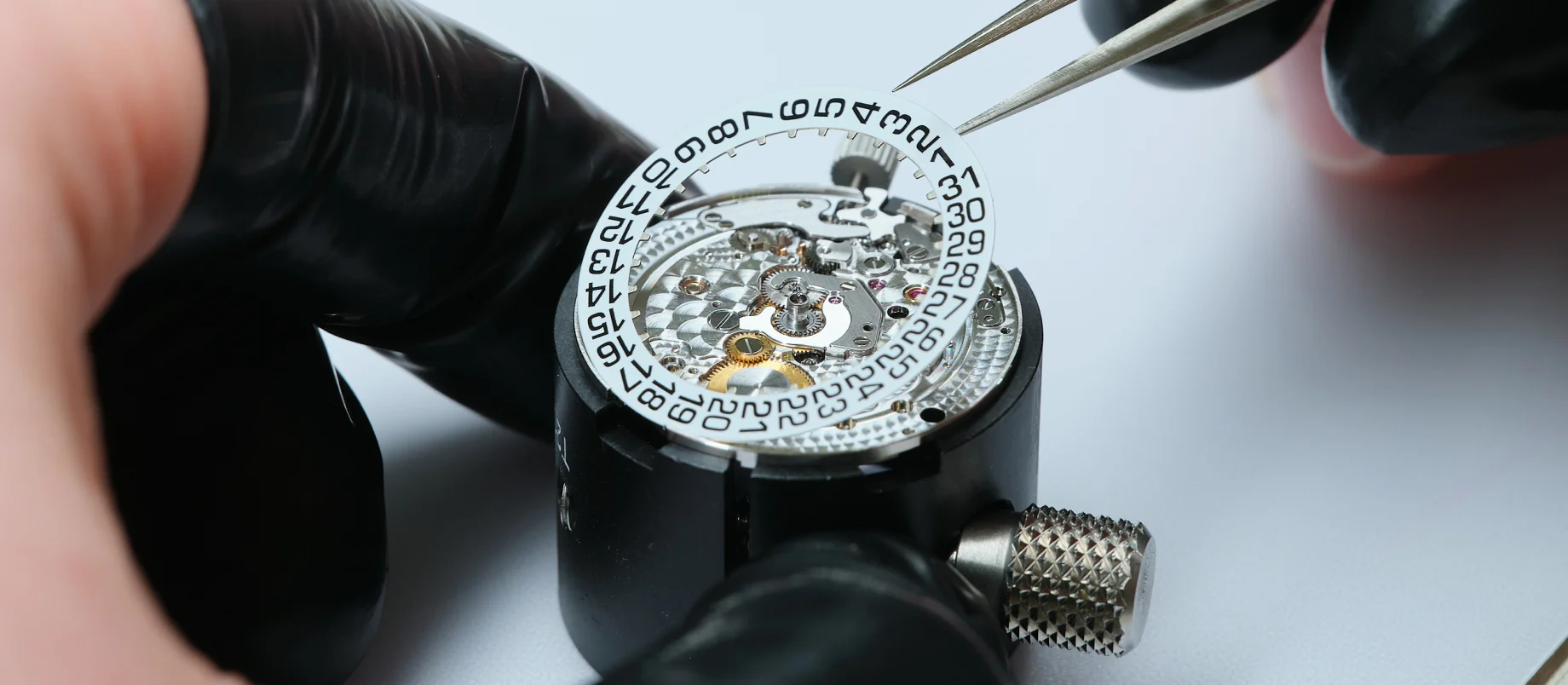 block-15-patek-philippe-watches-service-nautilus-slider-2-disassemble-and-clean-movement